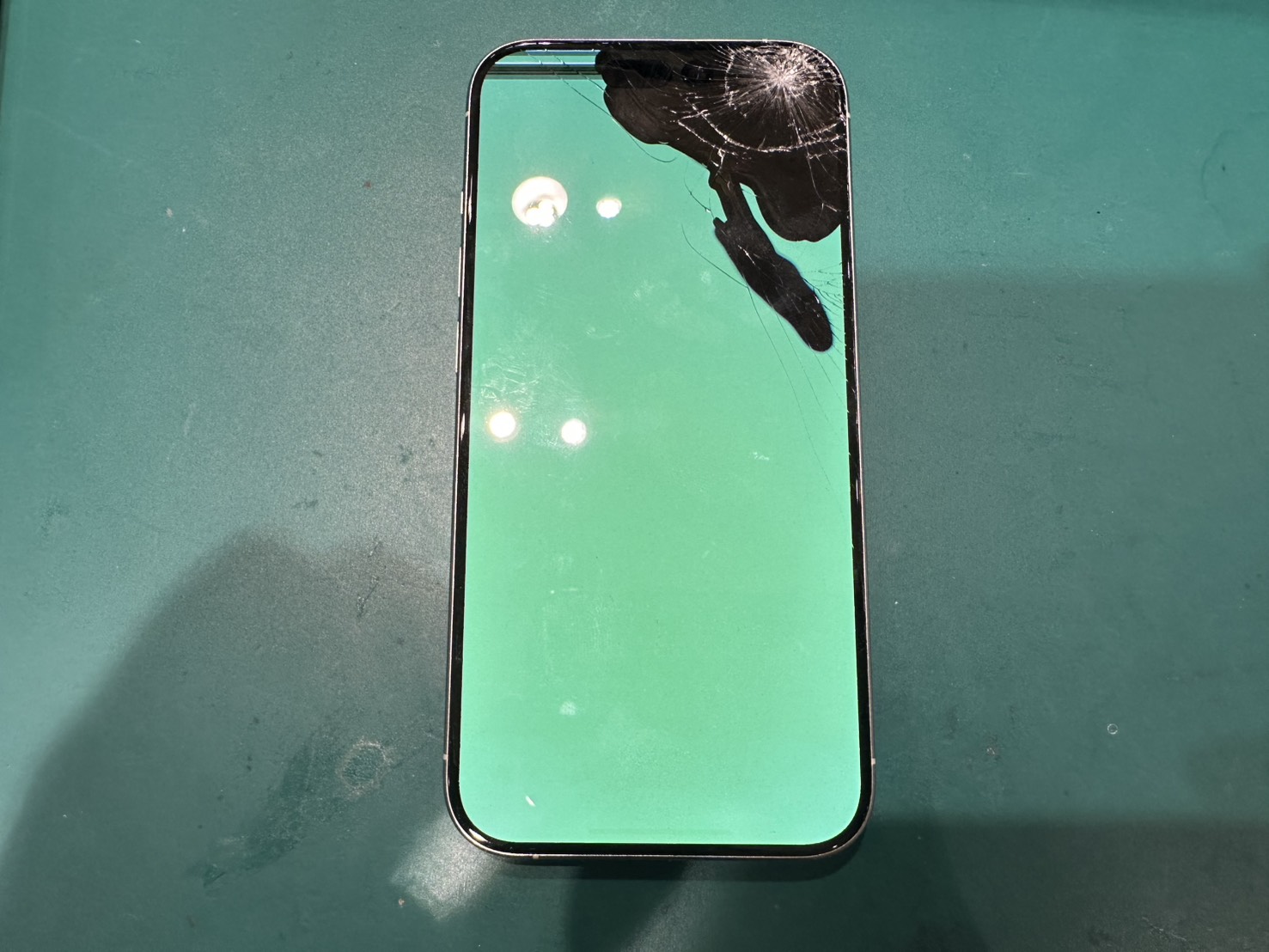 【西大井よりご来店】iPhone15Proの画面交換修理をご依頼いただきました！